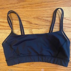Black size 6 lulu sports bra CLOSET CLEAROUT. MUST BUY BY MIDNIGHT 8/29!!